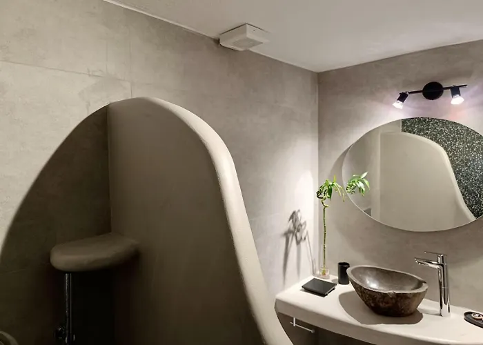 The Wine Cellar House By A Terre Cave Fira (Santorini)