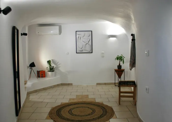 Villa The Wine Cellar House By A Terre Cave Fira (Santorini)