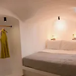 The Wine Cellar House By A Terre Cave Fira (Santorini)