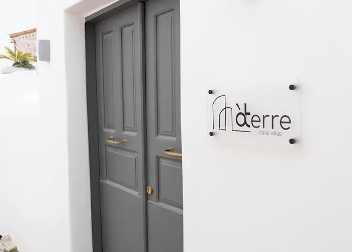 The Wine Cellar House By A Terre Cave Fira (Santorini)