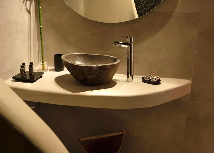 The Wine Cellar House By A Terre Cave Fira (Santorini)