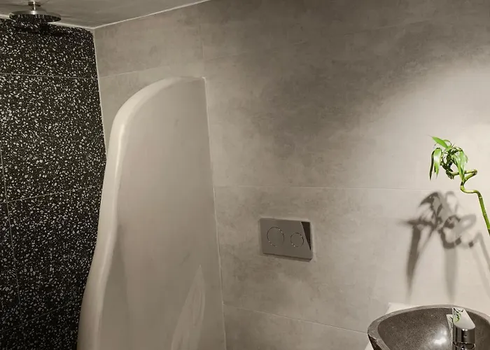 The Wine Cellar House By A Terre Cave Fira (Santorini)