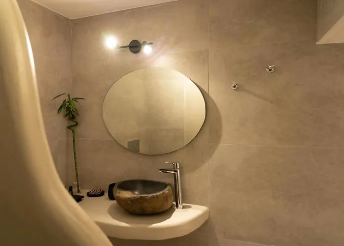 The Wine Cellar House By A Terre Cave Fira (Santorini)