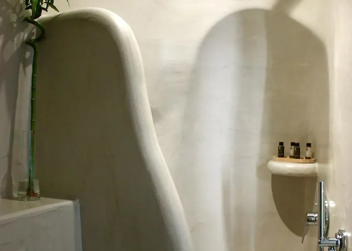 The Wine Cellar House By A Terre Cave Fira (Santorini)