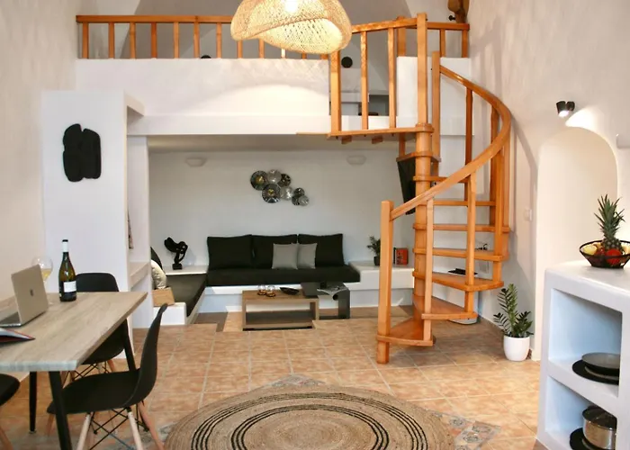 Villa The Wine Cellar House By A Terre Cave Fira (Santorini)