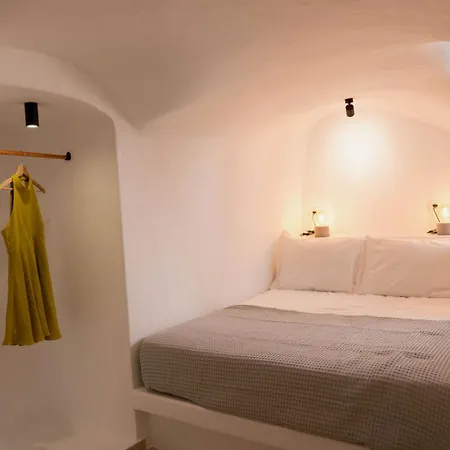 The Wine Cellar House By A Terre Cave Fira (Santorini)