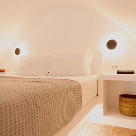 The Wine Cellar House By A Terre Cave Fira (Santorini)