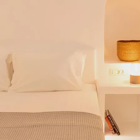 The Wine Cellar House By A Terre Cave Fira (Santorini)