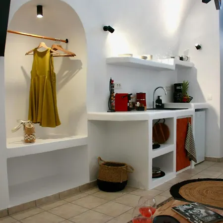 فيلة The Wine Cellar House By A Terre Cave